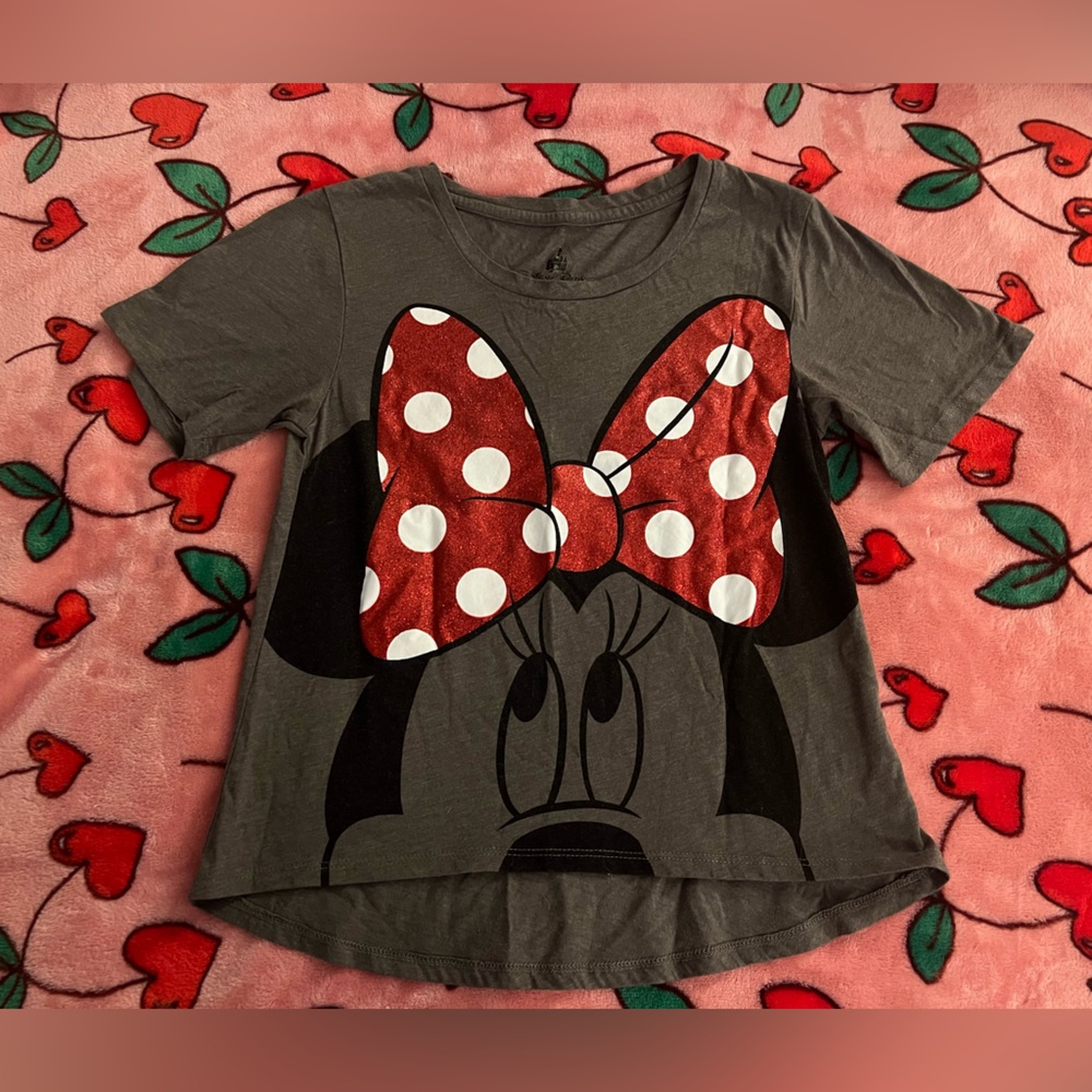 🎀 Disney Parks Women’s Gray Minnie Mouse Tee Red Polka Dot Bow XS